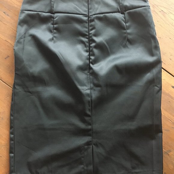 Knee Length Pencil Skirt - Picture 2 of 2